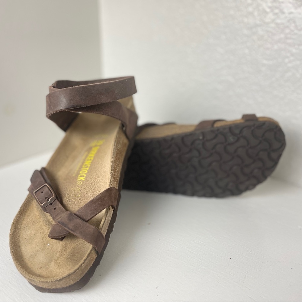 Women's Birkenstock Yara Sandal Brown Habana Leather  (size 39)